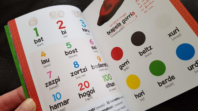 Couleurs - Guide de conversation des enfants : basque - Editions Bonhomme de chemin